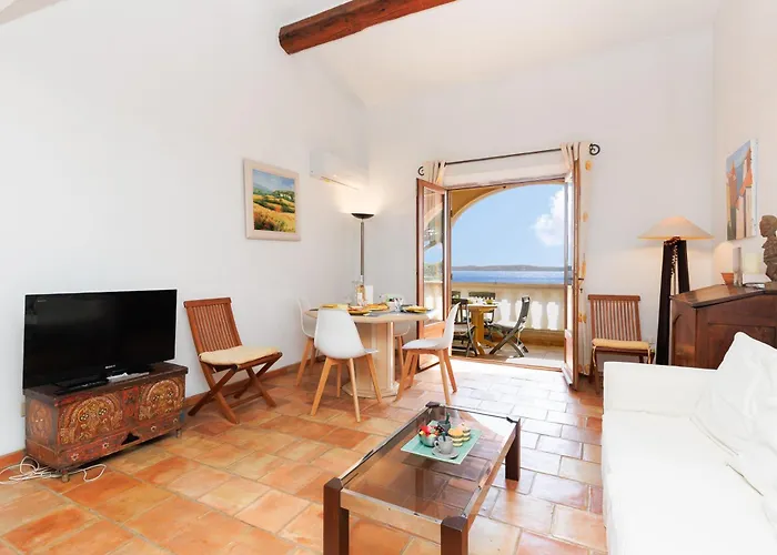 Holiday home Le Jardin Du Poete Yourhosthelper *