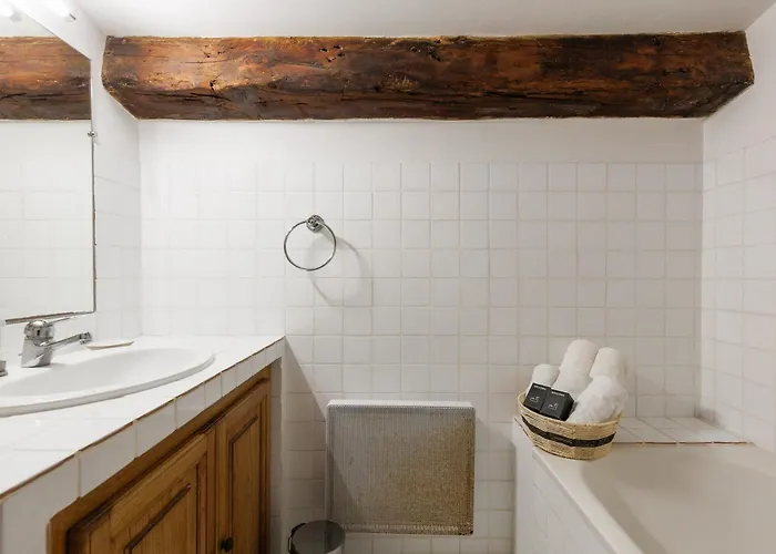 Le Jardin Du Poete Yourhosthelper Sainte-Maxime