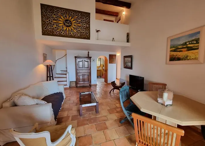 Le Jardin Du Poete Yourhosthelper Tatil Evi